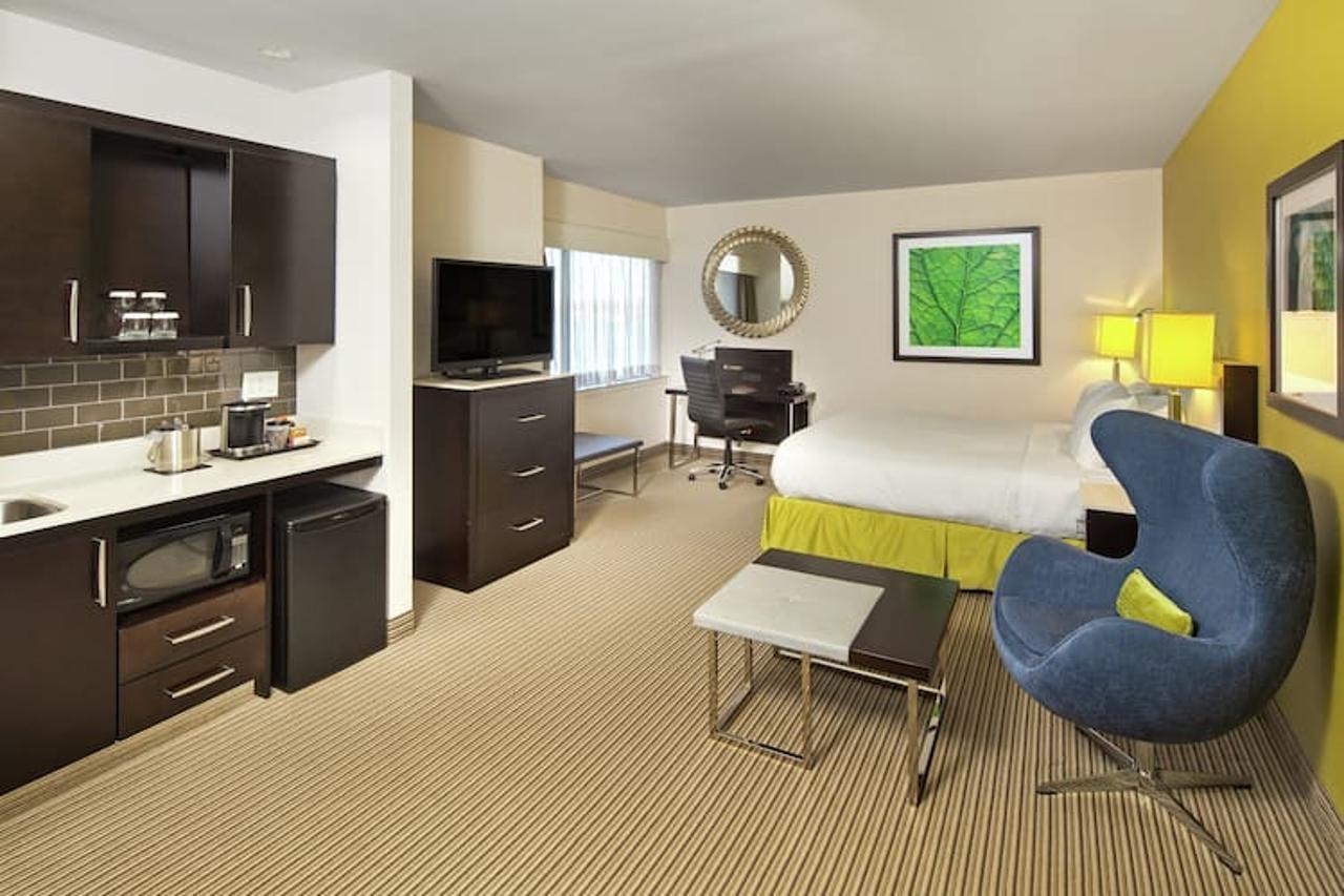 The Hollis Halifax - A Doubletree Suites By Hilton Exterior photo