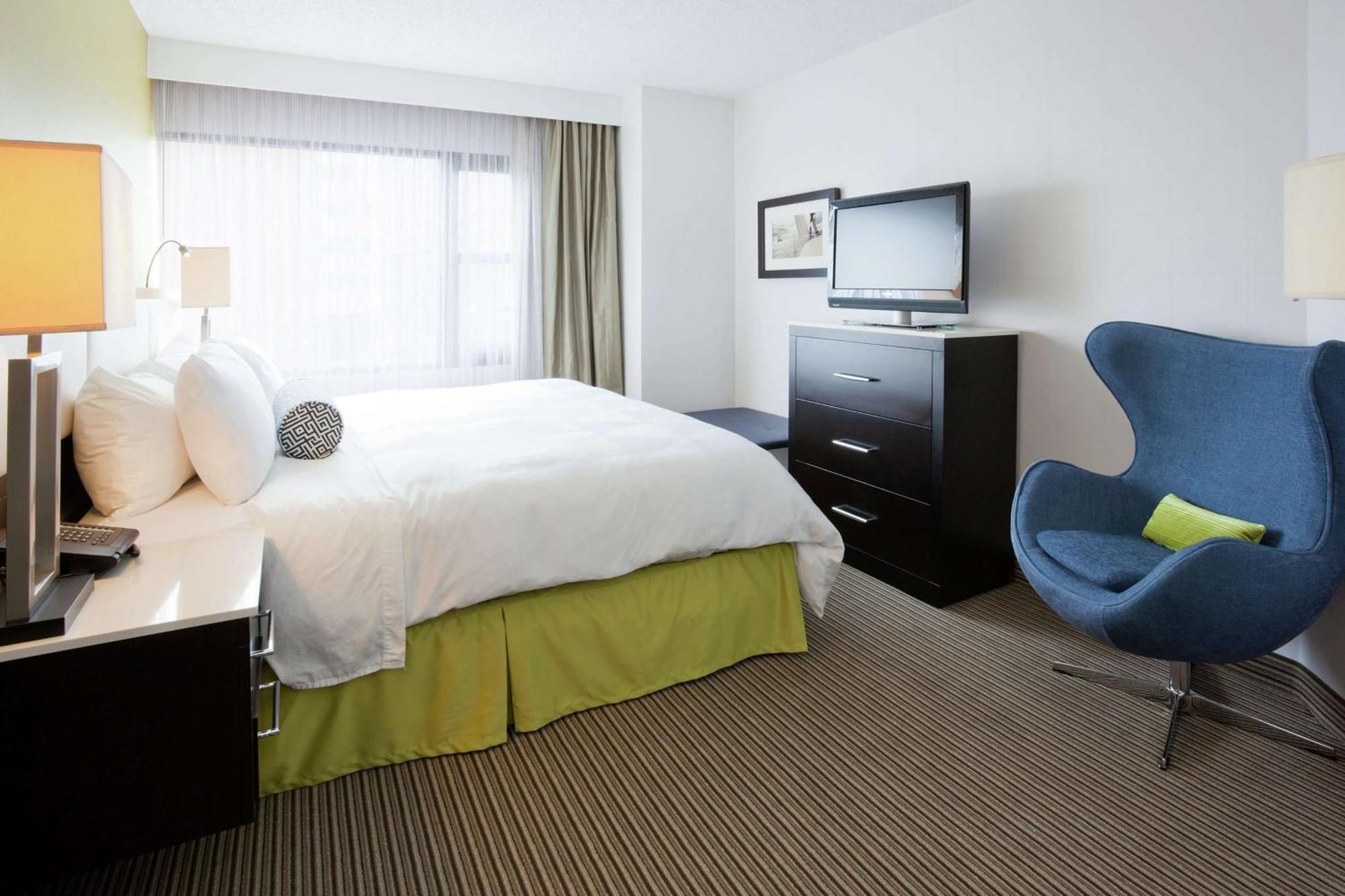 The Hollis Halifax - A Doubletree Suites By Hilton Exterior photo