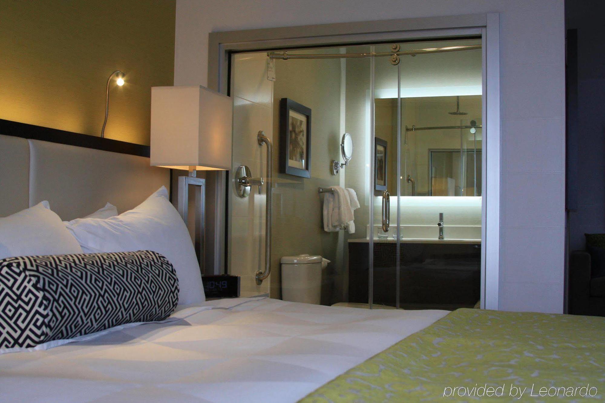 The Hollis Halifax - A Doubletree Suites By Hilton Exterior photo